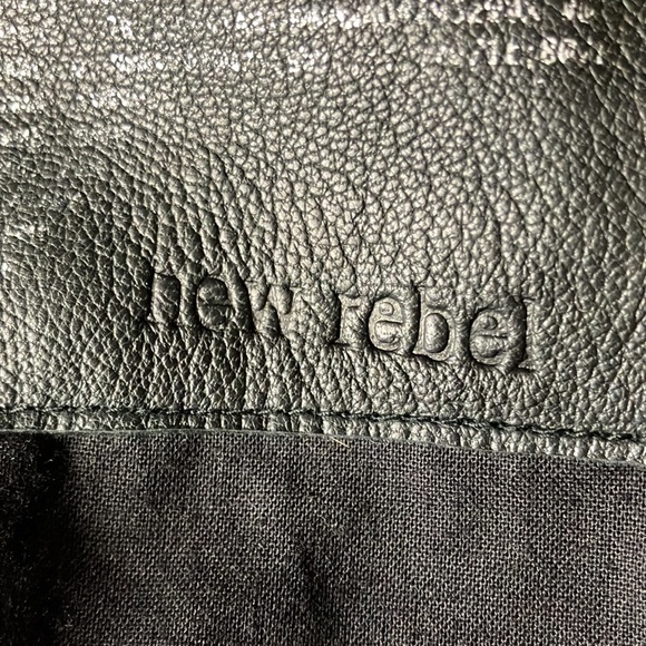 Men’s New Rebel black leather motorcycle jacket. Size L - Picture 4 of 7